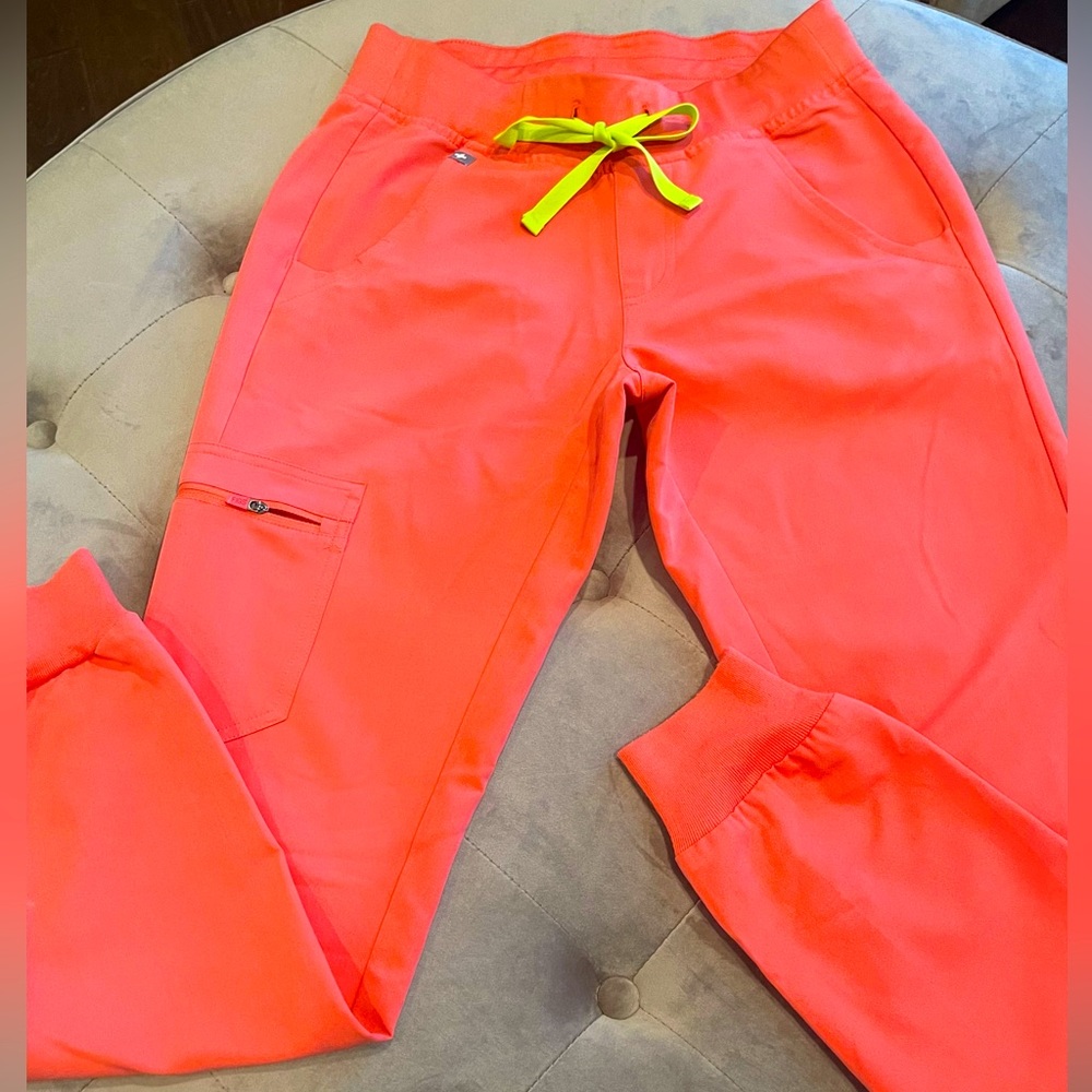 FIGS ZAMORA JOGGER—XXS—HOT CORAL!! $25